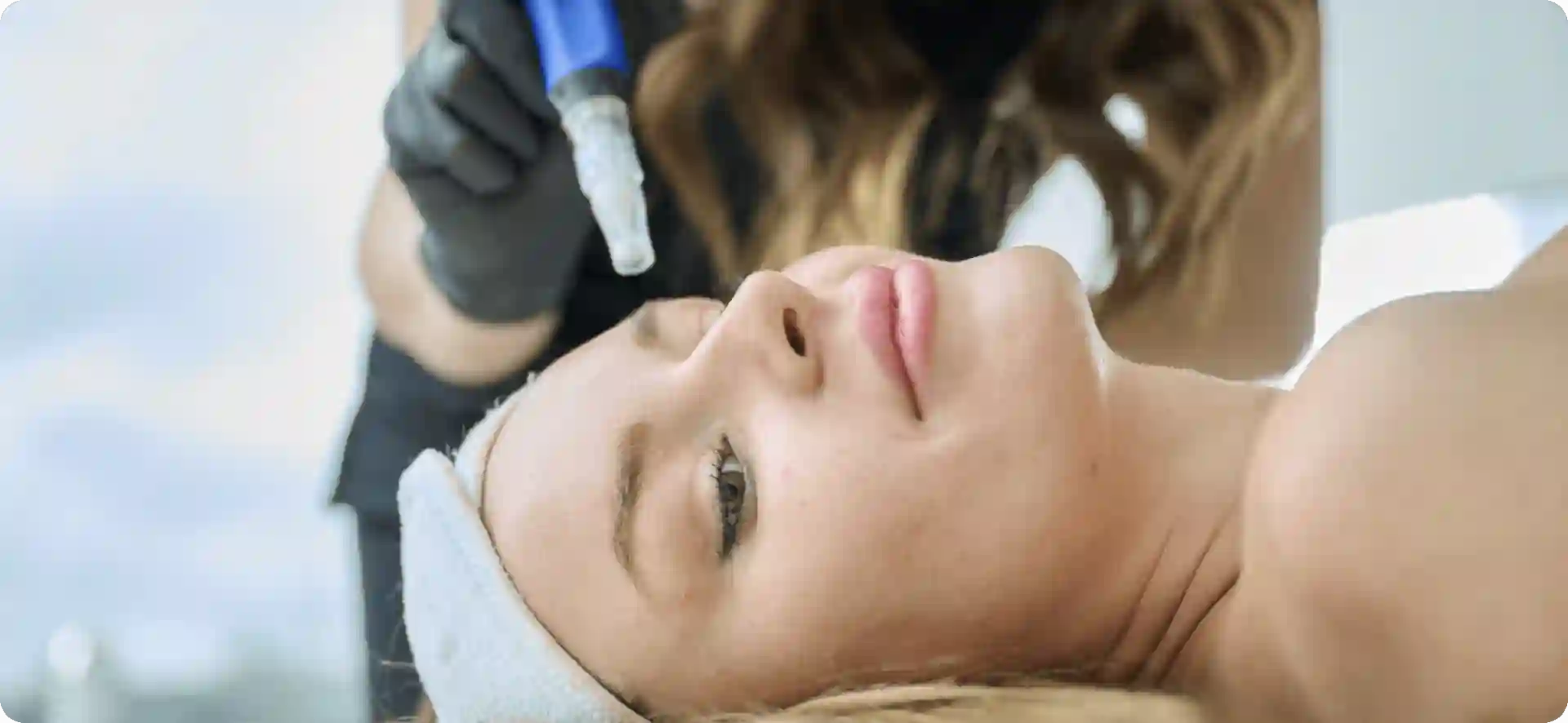 How Do Microneedles Trigger New Collagen and Elastin in Loose Skin Watford?